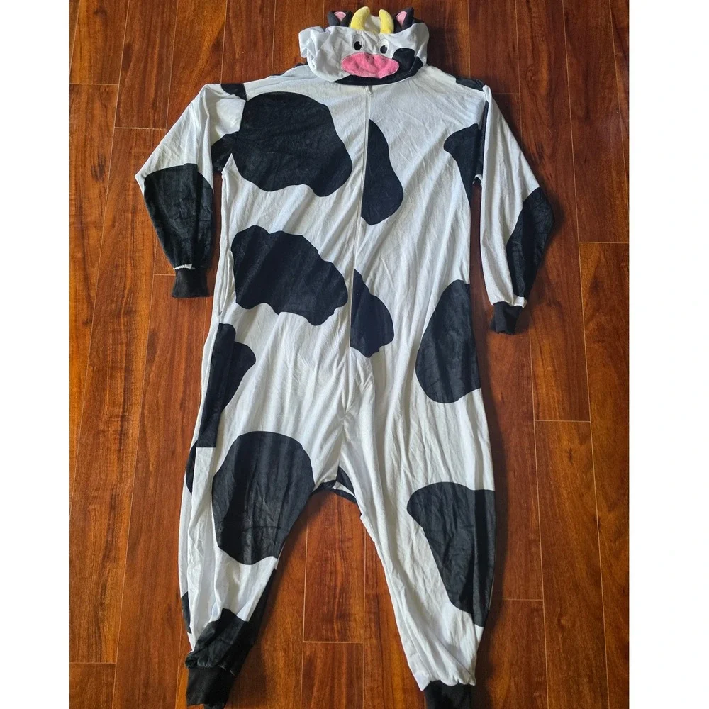 Spirit Halloween Cow Union Suit Adult One Size Plush Halloween Jumpsuit Costume - Picture 4 of 11
